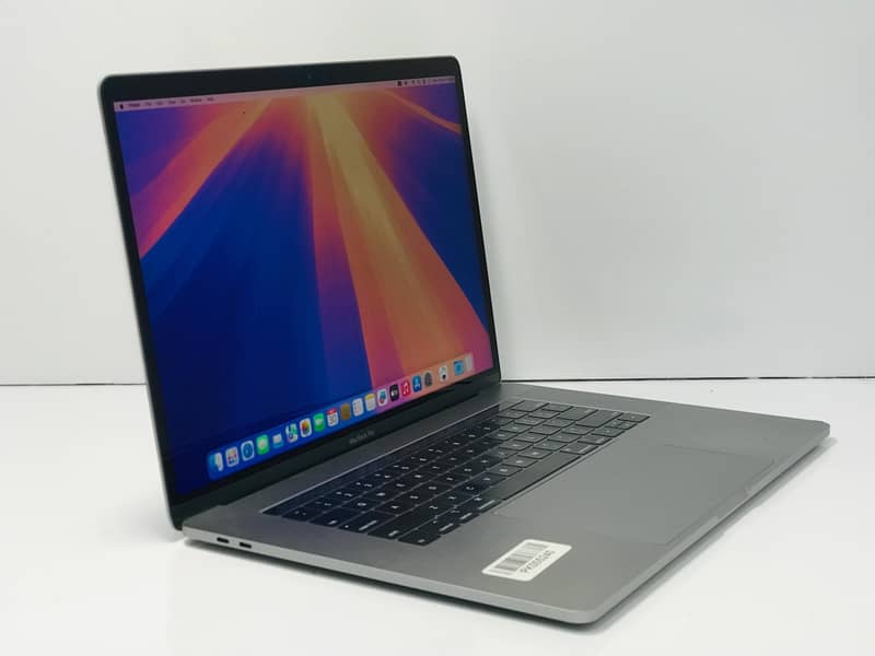 APPLE MACBOOK PRO 2019 CI7 8GB RAM 256 GB SSD 2