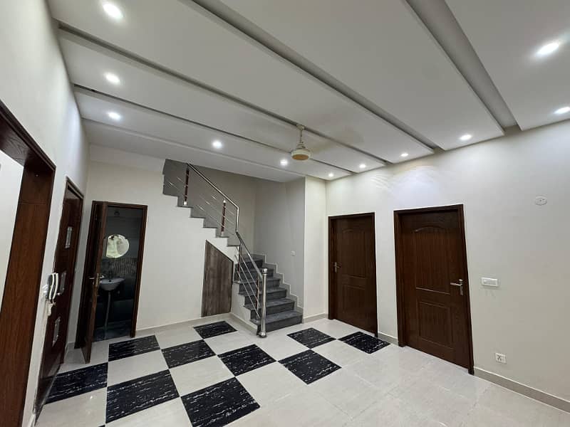 5 Marla Beautiful House for Sale Paragon City 0