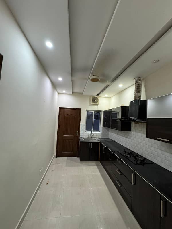 5 Marla Beautiful House for Sale Paragon City 1