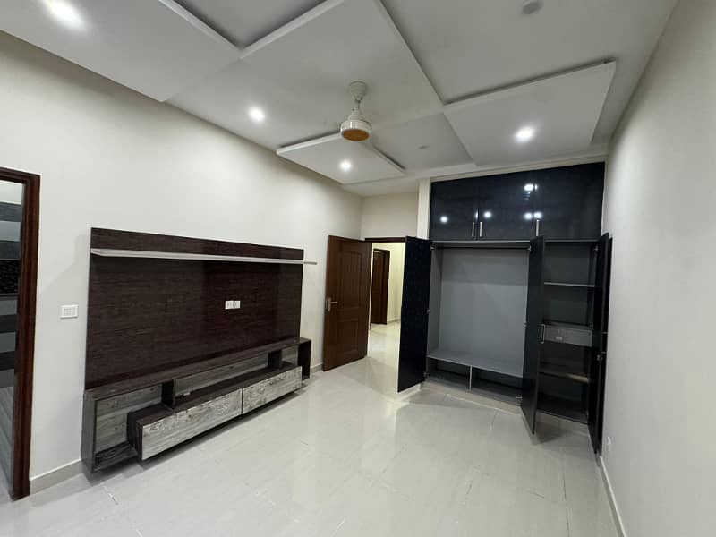 5 Marla Beautiful House for Sale Paragon City 5