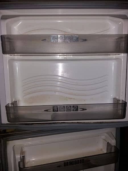 Large Size Dawlance Fridge 100% OK and best quality 2