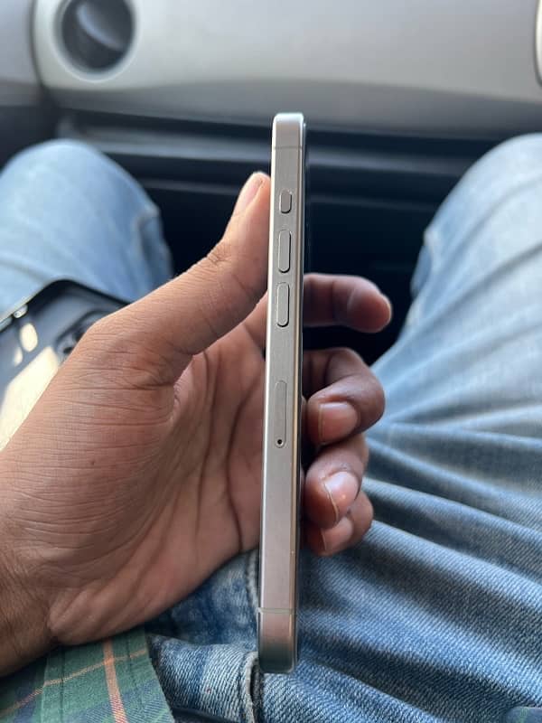 I Phone 15 Pro 128 GB Non PTA 2