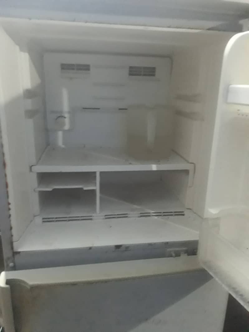 Toshiba fridge 03306853721 3