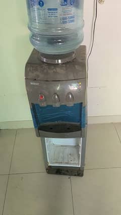 Oreint water dispenser (damaged) for sale