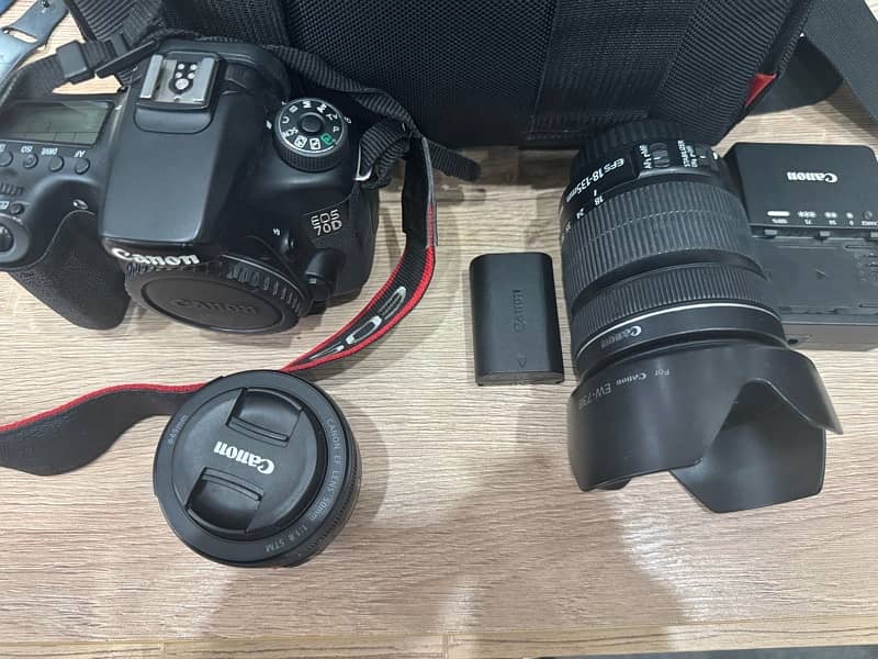 Canon EOS-70D with two lenses 0