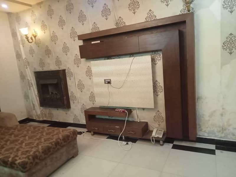 10 Marla House For Rent in Bahria Town Lahore 1