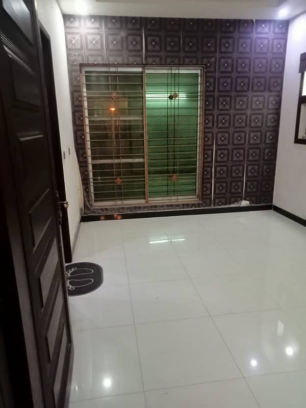 10 Marla House For Rent in Bahria Town Lahore 10