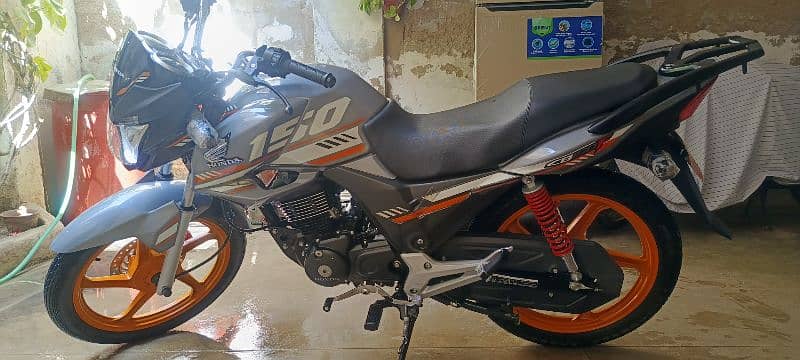 Honda CB150F 10/10 condition open letter bike 03368315685 contact 1