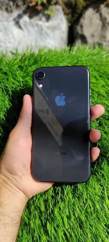 iPhone XR 1