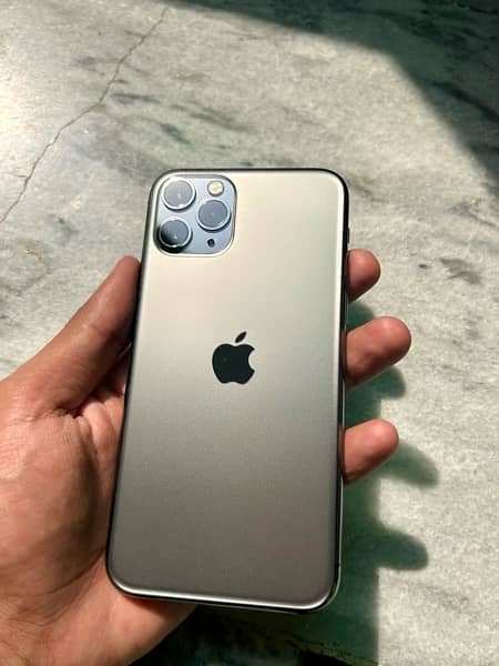 I PHONE 11 PRO 6