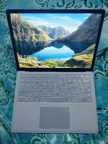 Microsoft surface 2 laptop i5 8th generation 1