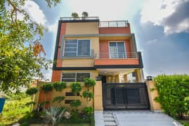 5 MARLA ULTRA MODERN DESIGN CLASSIC HOUSE AVAILABLE FOR RENT