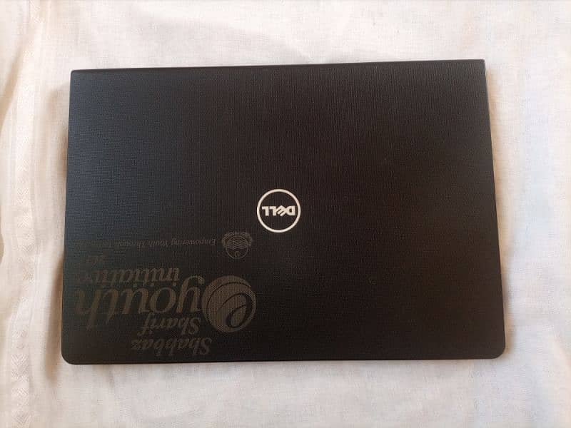 Dell vostro 14 3468 i7 7th gen 8gb ddr4 ram  & 8gb  graphics 0