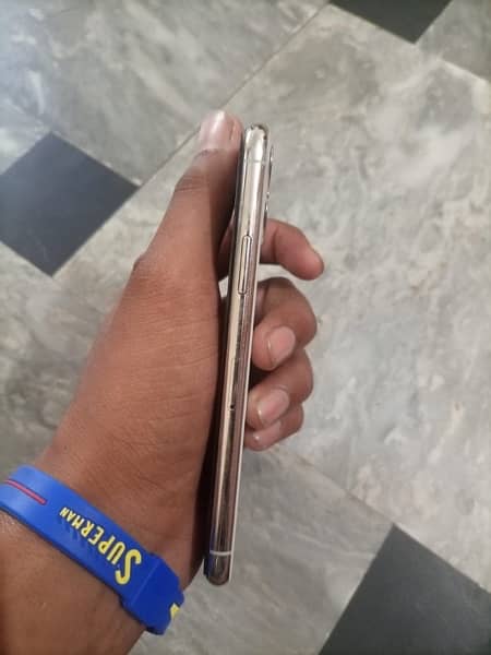 iPhone 11 pro 64 gb non pta 4