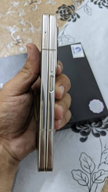 Samsung Galaxy Z Fold 4 13