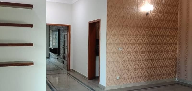 01 KANAL DESIGNER LUXURY UPPER PORTION AVAILABLE FOR RENT 2