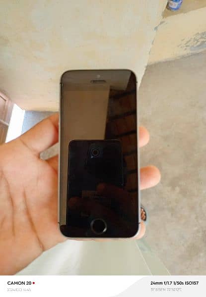 APPLE IPHONE 5SE 10 BY 10condition 1