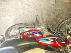 neat clean bike hai. sb ok h just battry low hai. 0