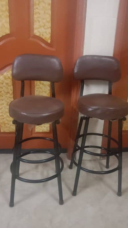 counter chair in very good condition 0