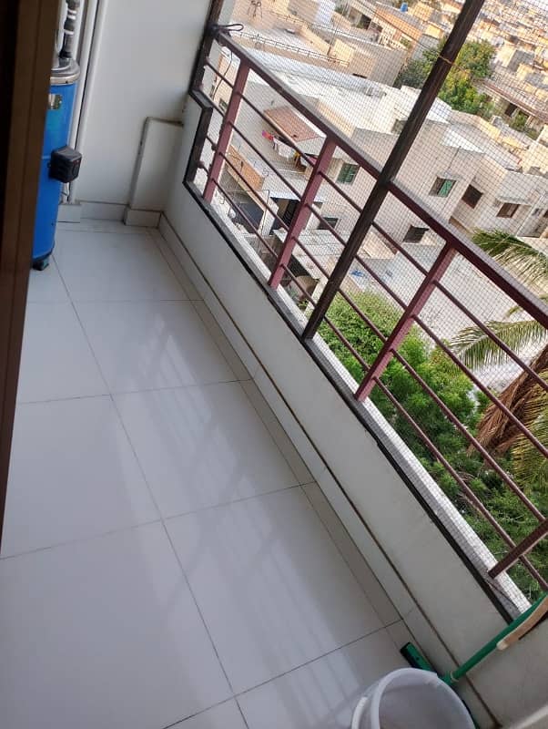 Beautiful Flat 3 Bed Dd 1700 SQ FT With Life And Car Parking Available For Rent In DHA PHASE 4 8