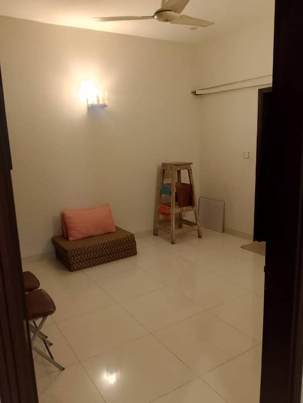 Beautiful Flat 3 Bed Dd 1700 SQ FT With Life And Car Parking Available For Rent In DHA PHASE 4 17