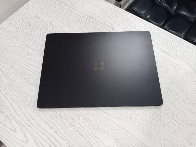 Microsoft surface laptop 3 core i7 10th gen quadcore 13.5" 2k touch 0