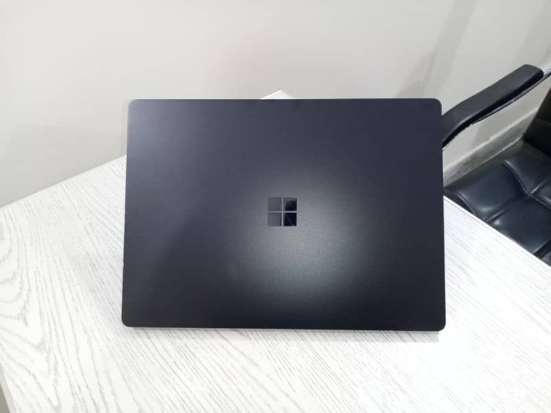 Microsoft surface laptop 3 core i7 10th gen quadcore 13.5" 2k touch 1