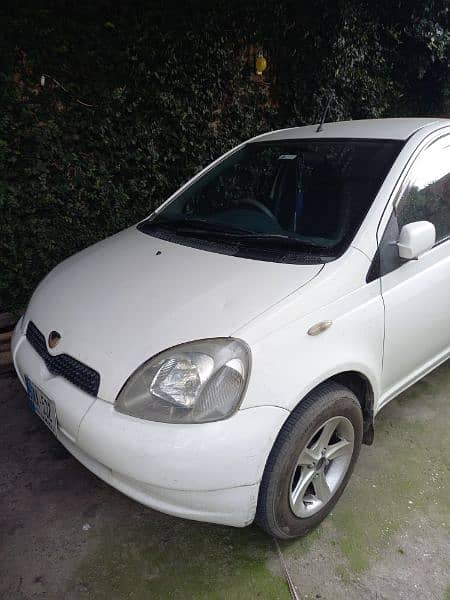 Toyota Vitz 2000 5