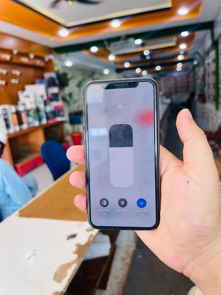 iphone 11pro 64gb pta approved 81% health 10/10 4