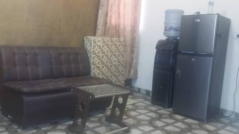 SINGLE ROOM INDEPENDENT FURNISHED FLAT FOR RENT IN MODEL TOWN LAHORE RENT = 32000 9