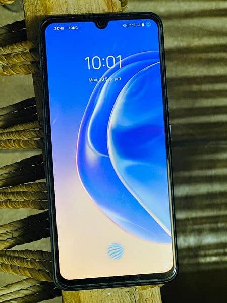 vivo v21e with box and charger Whatsapp number 03150910549 1