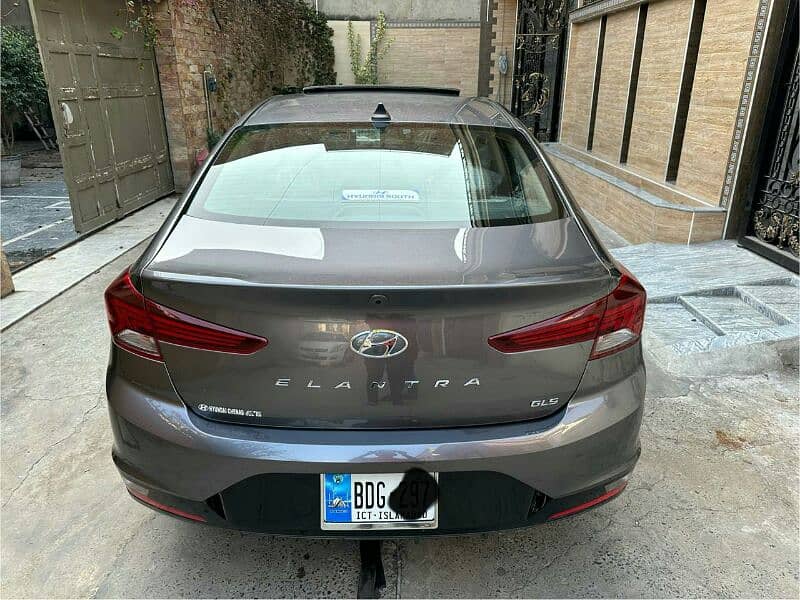 Hyundai Elantra 2024 1