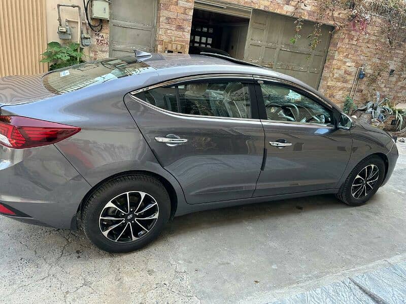 Hyundai Elantra 2024 4