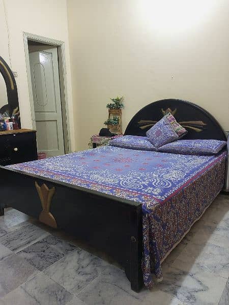 bed + mattress and dressing table for sale 0