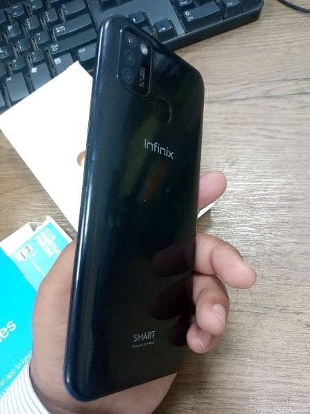 Infinix Hot 8' 4/64 2