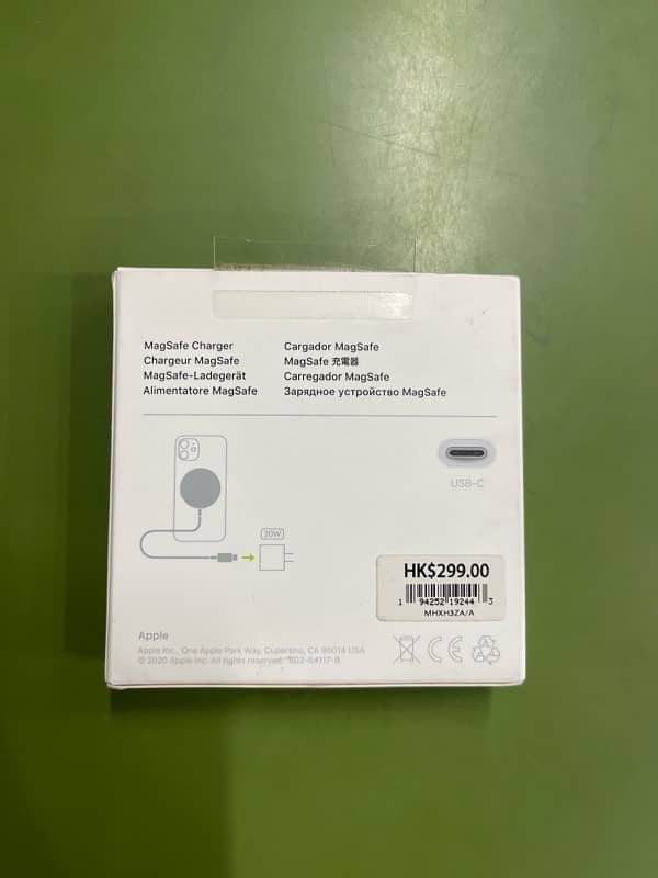 Apple MegSafe Charger 1