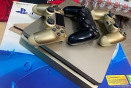 PS4 Slim Gold 500Gb (3 Controllers)