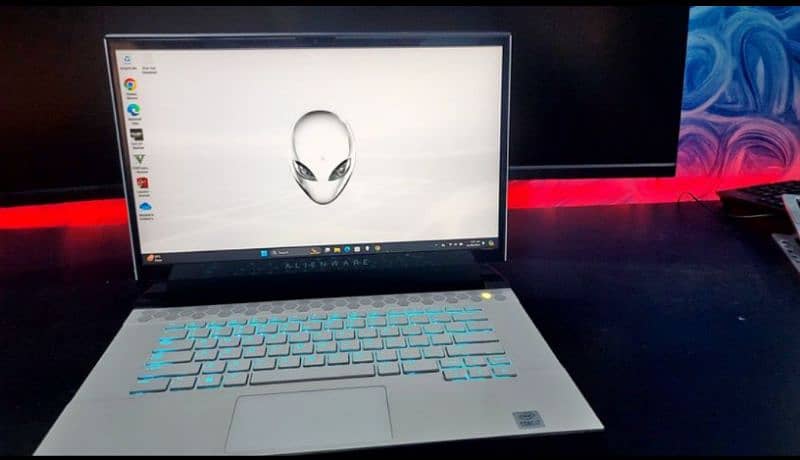 DELL Alienware M15 R2 - i7 9th (H) Gen - 16/512 - 6GB RTX 2060 - 144Hz 0