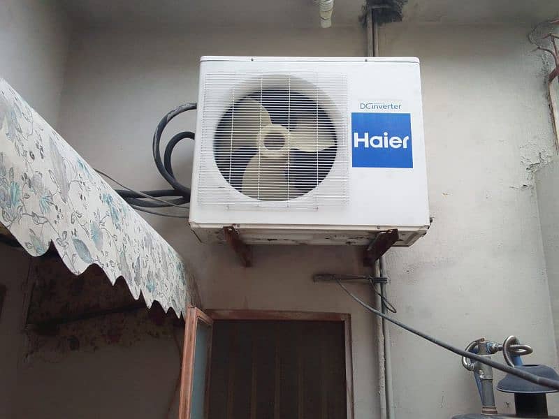 hair Ac  1.5ton inverter heat and cooling good condition 1