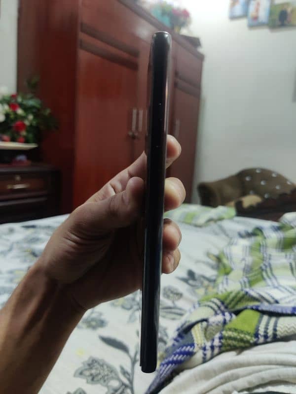 one plus 8 like new 256 gb mn hy with original charger 8