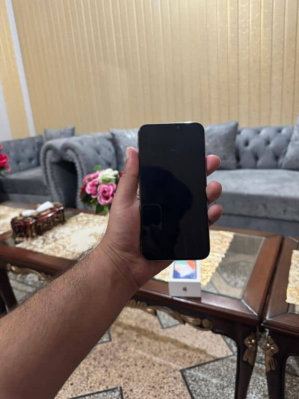 iphone x 256 gb pta approved complt box 7