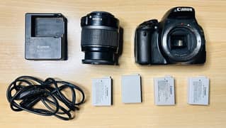 Canon 550D - 4 Batterys With Charger