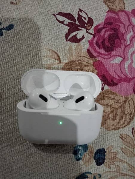 Apple Air pods 2nd generation 1