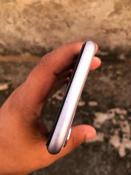 IPHONE 11 64GB JV 4