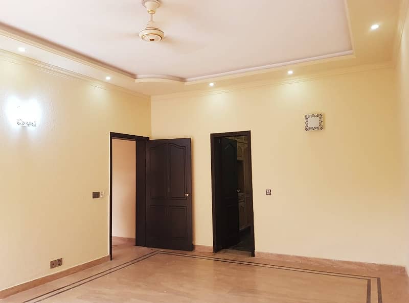 1 Kanal Double Unit House For Rent In DHA Lahore Phase 4 Near LGS School 24