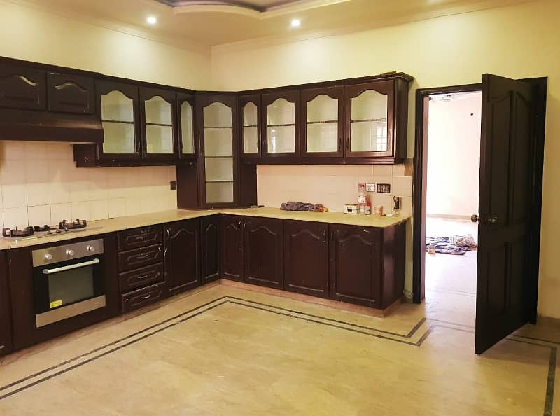 1 Kanal Double Unit House For Rent In DHA Lahore Phase 4 Near LGS School 33