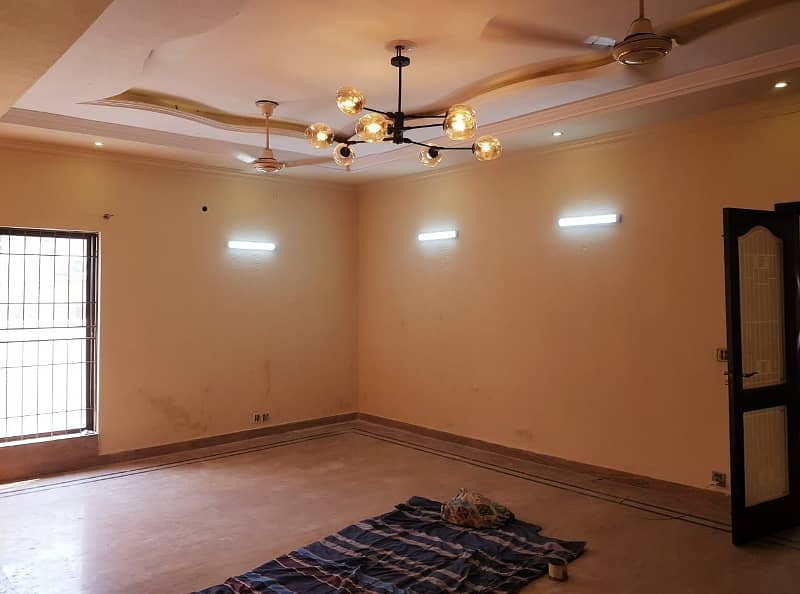 1 Kanal Double Unit House For Rent In DHA Lahore Phase 4 Near LGS School 36