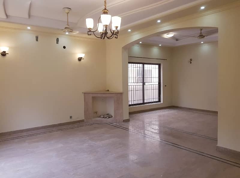 1 Kanal Double Unit House For Rent In DHA Lahore Phase 4 Near LGS School 38