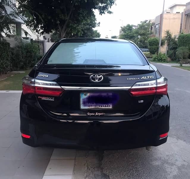 Army Officer’s Toyota Corolla 1.6 Altis 2019 1