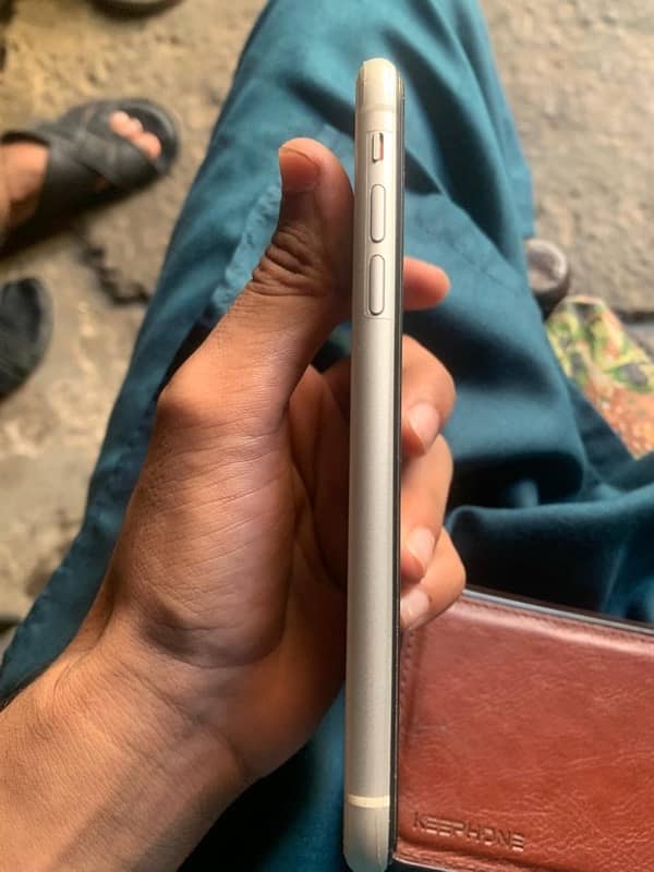 iPhone XR dual sim pta 64Gb 4